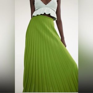 Zara high waisted pleated skirt, flowy, green , 2023